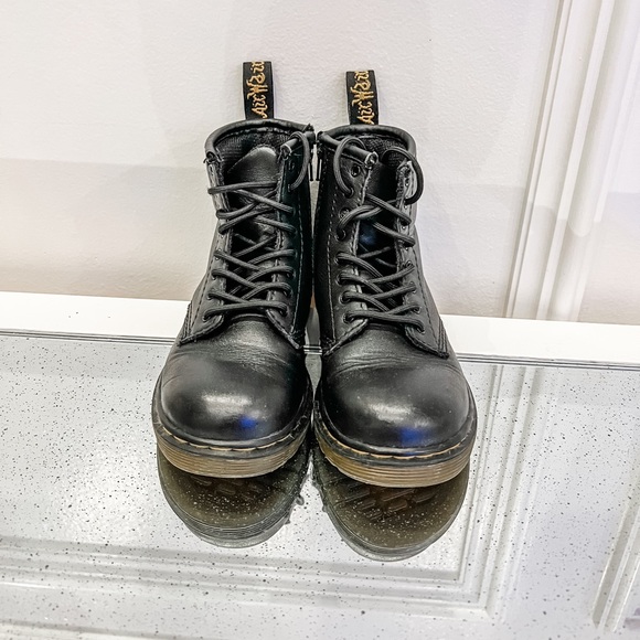 Doc Martens classic black boots - Picture 3 of 6